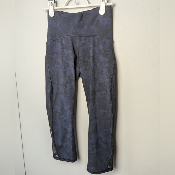 Lululemon Train Times Crop (17") Size 2 Camouflaged Midnight Navy Black / Black - Picture 7 of 16